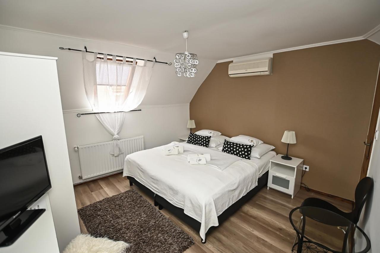Vasko Panzio Borpince Bed & Breakfast Tokaj Bagian luar foto