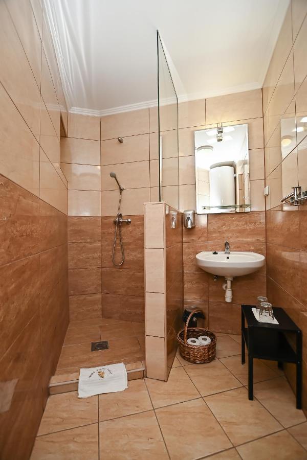 Vasko Panzio Borpince Bed & Breakfast Tokaj Bagian luar foto