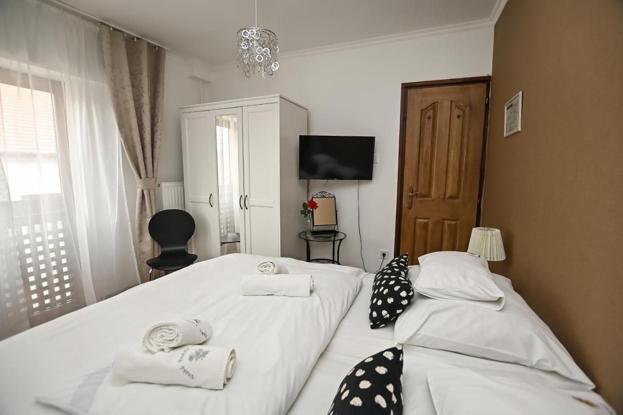 Vasko Panzio Borpince Bed & Breakfast Tokaj Bagian luar foto