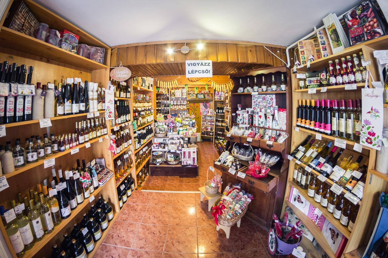 Vasko Panzio Borpince Bed & Breakfast Tokaj Bagian luar foto